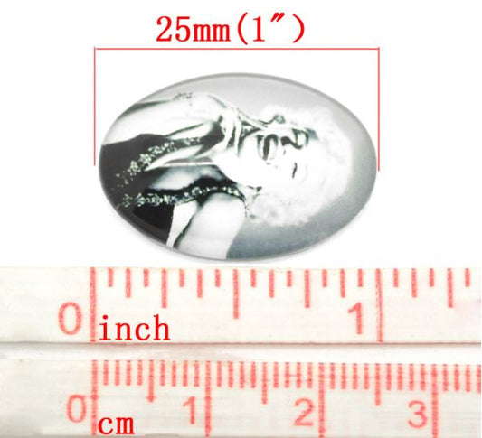Portrait Marilyn Monroe Oval glass Cabochon, 25x18mm 2pcs