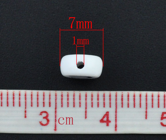 Acrylic White Alphabet/Letter "U" Coin Spacer Beads, 7mm, 10 pcs