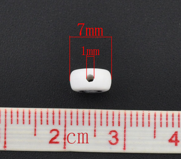 Acrylic White Alphabet/Letter "Q" Coin Spacer Beads, 7mm, 10 pcs