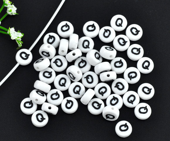 Acrylic White Alphabet/Letter "Q" Coin Spacer Beads, 7mm, 10 pcs