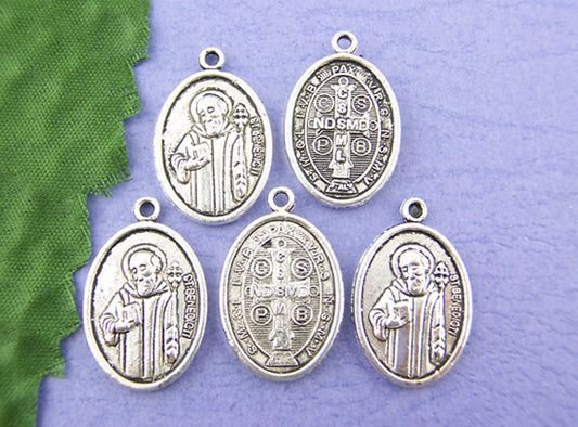 Santa Benedicti Charms Pendants 16 x 25mm, 20pcs