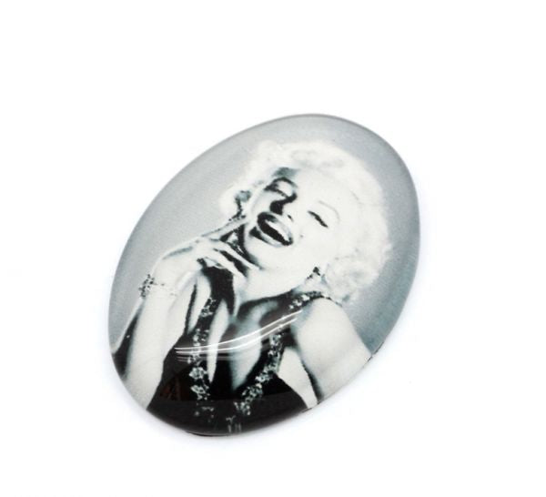Portrait Marilyn Monroe Oval glass Cabochon, 25x18mm 2pcs