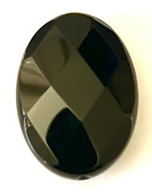 Black Onyx  - faceted oval pendant (25x35mm) 1pc