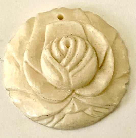 Bone - Carved Rose Pendant Cream, 40mm, 1pcs