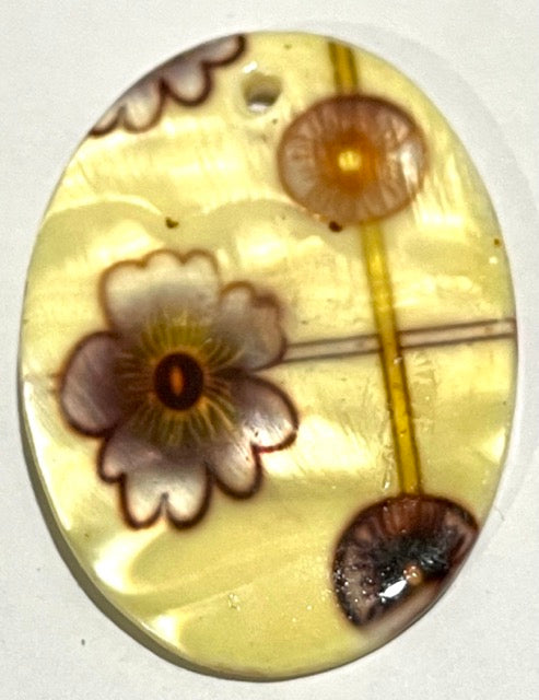 Shell - Mother of Pearl Oval Pendant with print,  33 x 48mm, 1pc