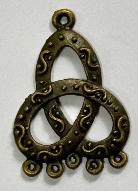 Antique Bronze Pendant Celtic knot 10pcs or Row Endings
