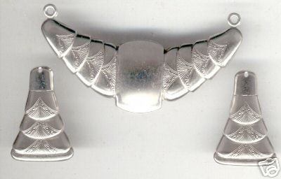 Cor-ordinating Components, Centrepiece, drops, pewter