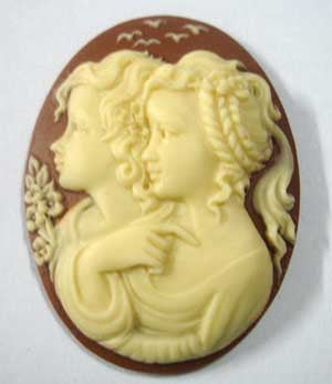 Resin, Two Pretty Girls (cream) on brown 3D Cameo, 40 x 30mm, 1pc