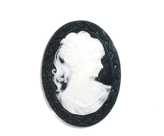 Resin, Cameo, Girl, White on Black with rope trim, 30 x 40mm, 1pc